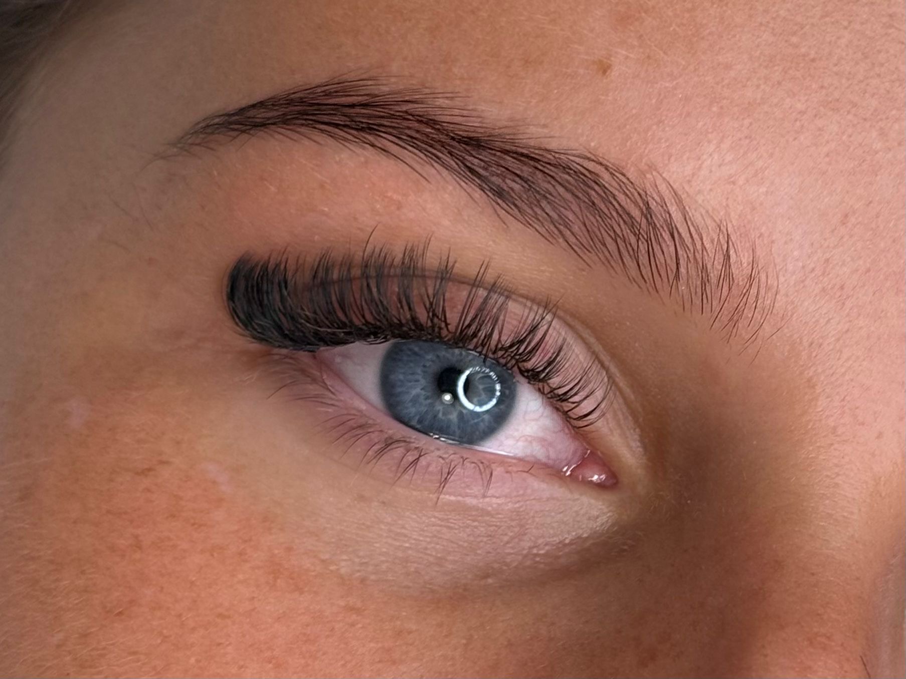 Russian Volume Lash Extensions